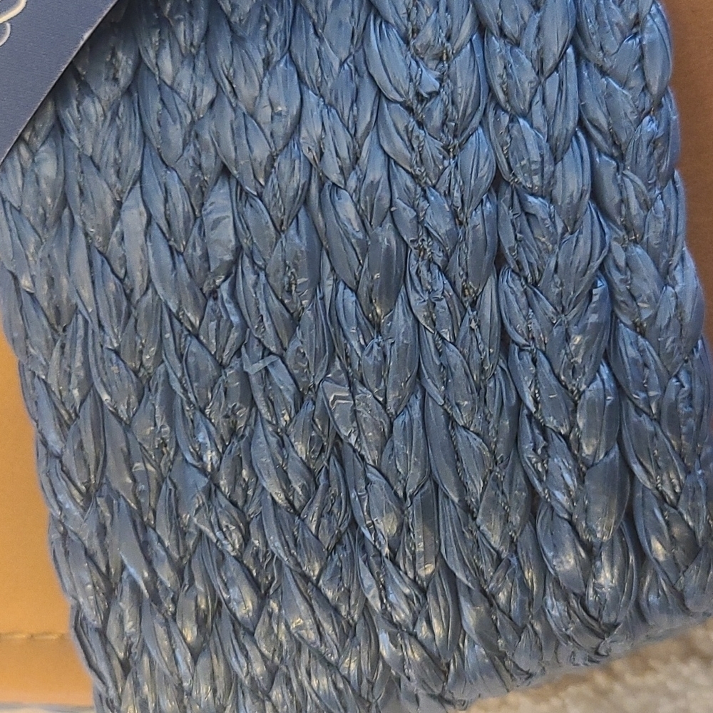 Shoes from universal thread - Picture 10 of 10